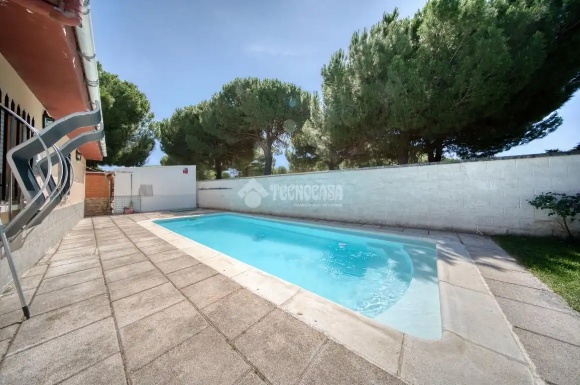 Swimming pool of Houses for sale in Villanueva de Duero  with Heating and Swimming Pool