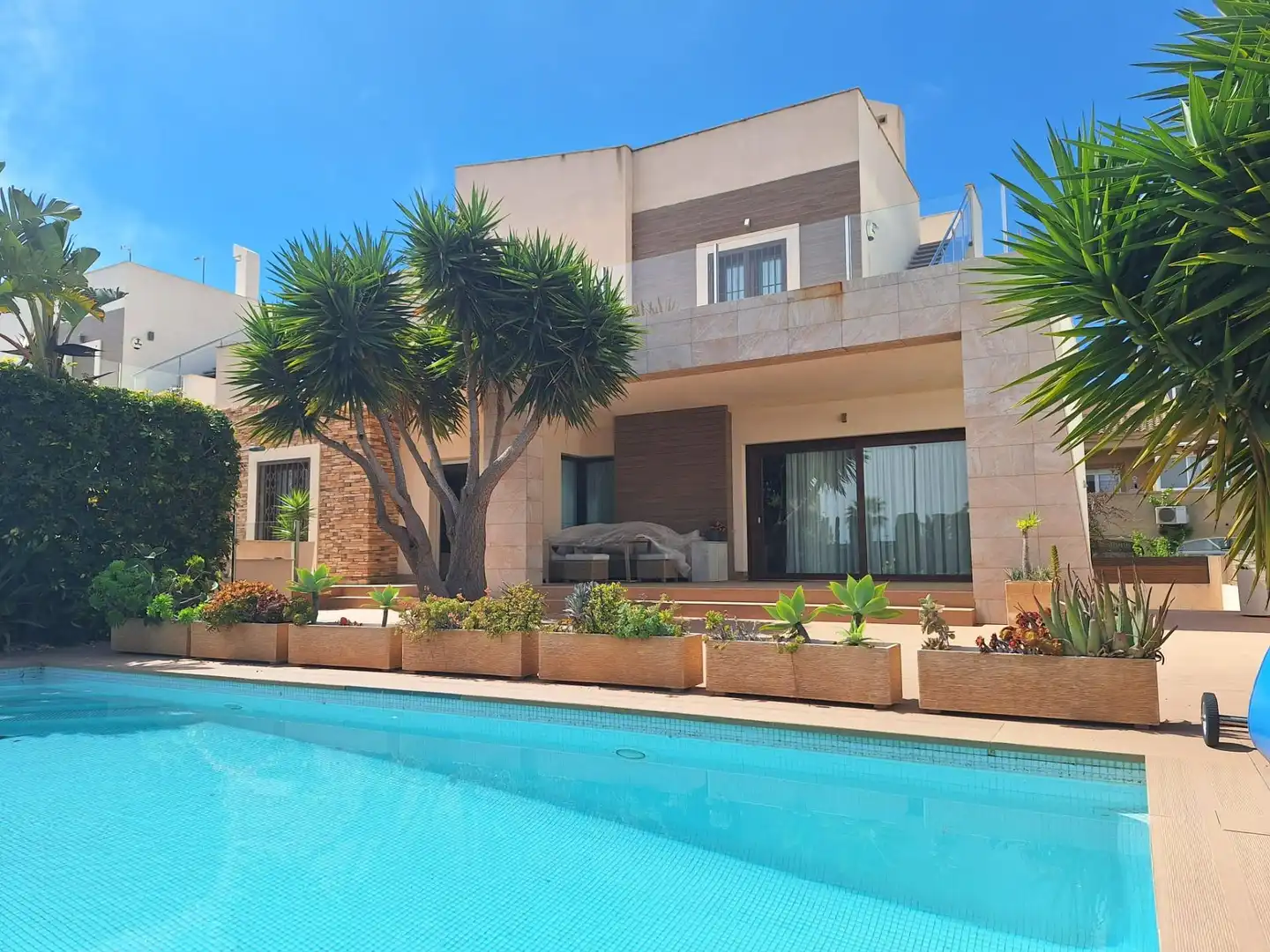 Villa avec piscine à vendre à ARGONAUTA