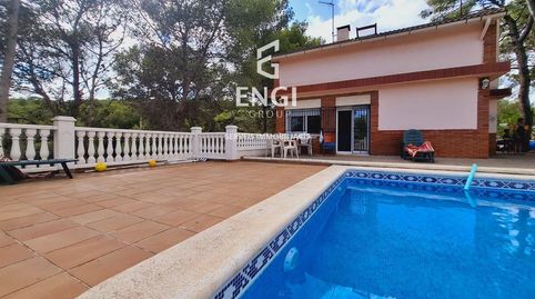 CHALET INDEPENDIENTE CON PISCINA Y GRAN PARCELA EN VALLDEMAR  CALAFELL