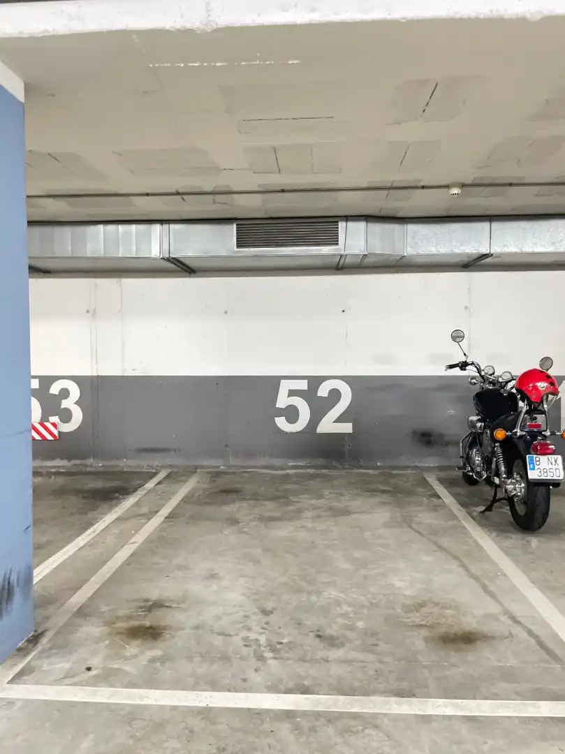 Parking de Piso en venta en El Prat de Llobregat con Aire acondicionado, Calefacción y Parquet