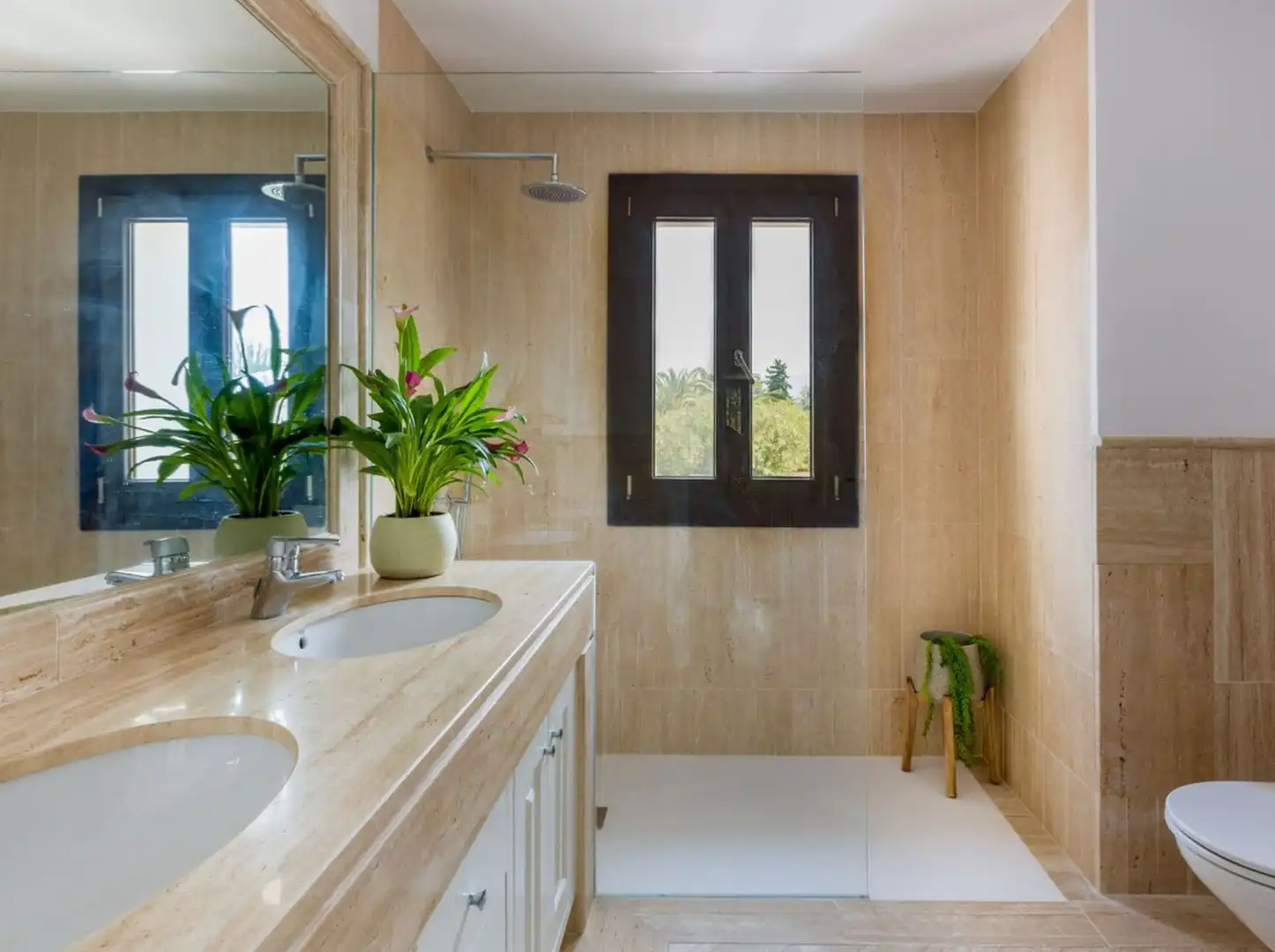 Bany de Casa o xalet de lloguer en Marbella amb Aire condicionat, Terrassa i Piscina