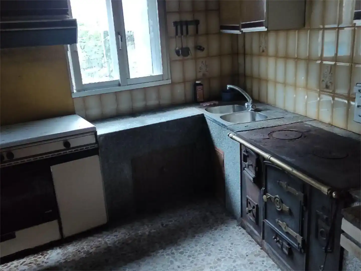 Cuina de Casa o xalet en venda en Rairiz de Veiga amb Balcó