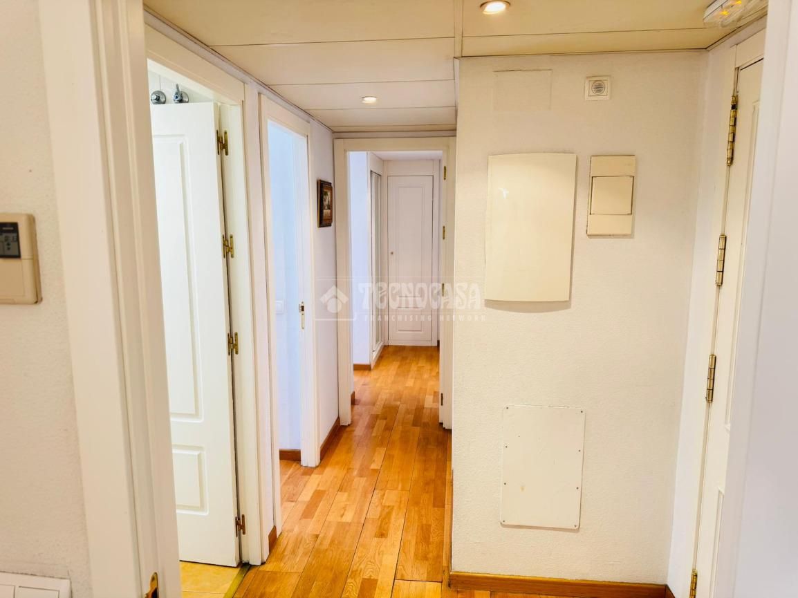 Flat for sale in  Madrid Capital  with Air Conditioner and Community pool
