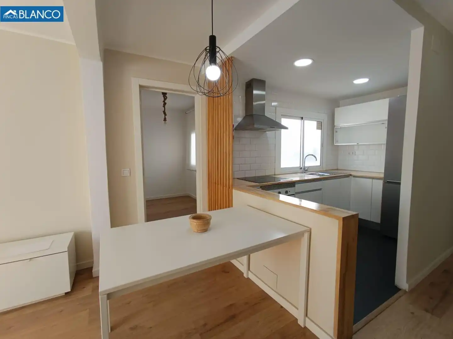 Cuina de Àtic en venda en L'Hospitalet de Llobregat amb Calefacció, Parquet i Terrassa