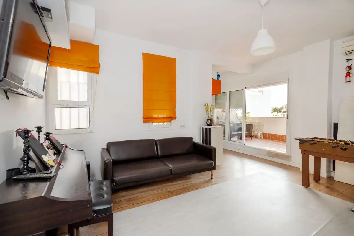 Sala d'estar de Casa adosada en venda en Sevilla amb Aire condicionat, Calefacció i Terrassa