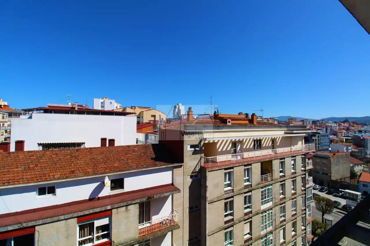 Außenansicht von Wohnung zur Miete in Vigo  mit Heizung, Terrasse und Möbliert
