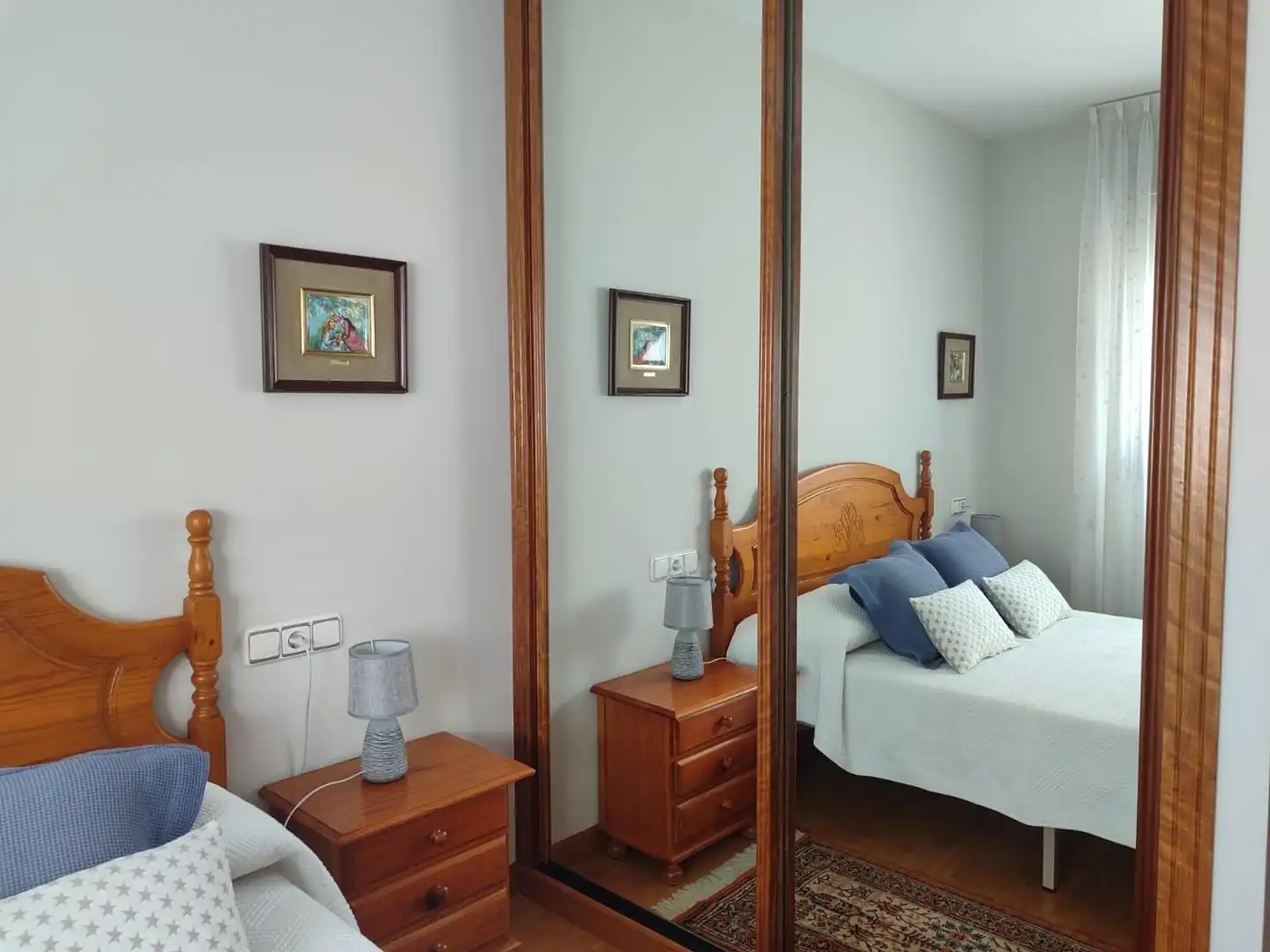 Habitación de Piso de alquiler en Oviedo  con Calefacción y Amueblado
