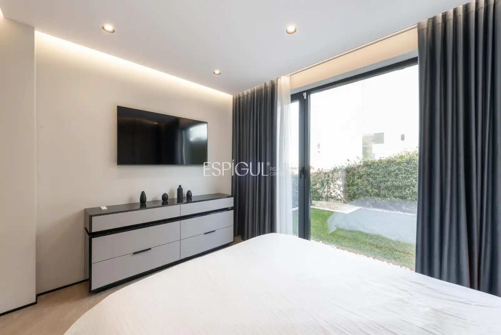 Bedroom of Houses for sale in Castelldefels  with Air Conditioner, Heating and Parquet flooring