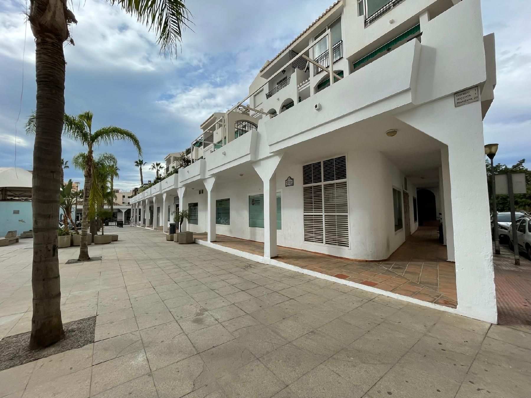 Vista exterior de Local en venda en Almuñécar