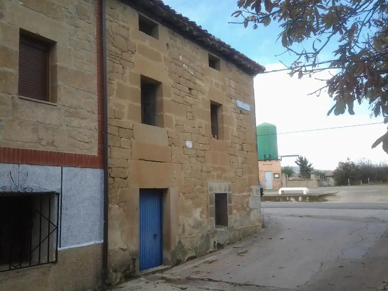 Vista exterior de Local en venta en Fonzaleche