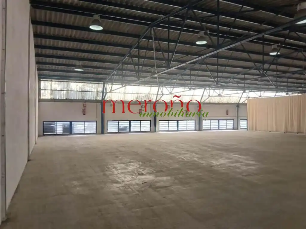 Fabrikhallen zur Miete in El Pinós / Pinoso