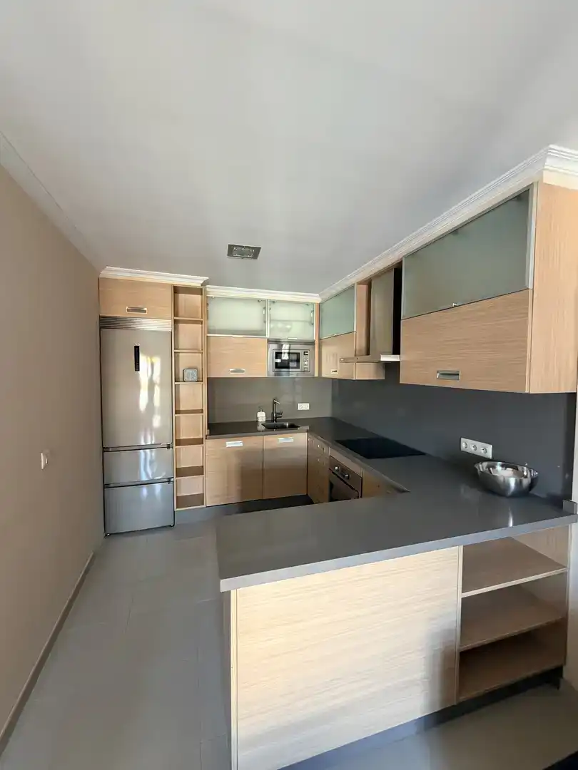 Cuina de Àtic en venda en Moaña amb Parquet, Traster i Moblat