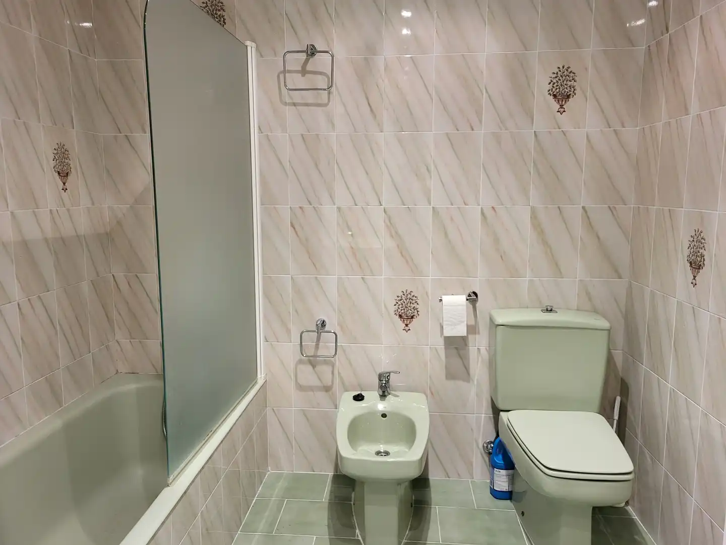 Bathroom of Flat for sale in Castellnovo  with Terrace, Storage room and Oven