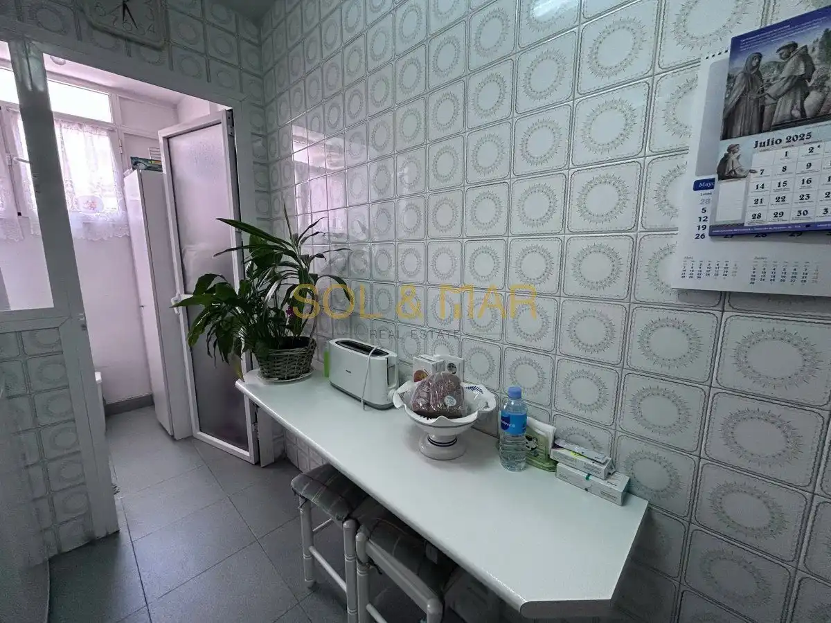 Piso en venta en Torremolinos con Calefacción, Terraza y Amueblado