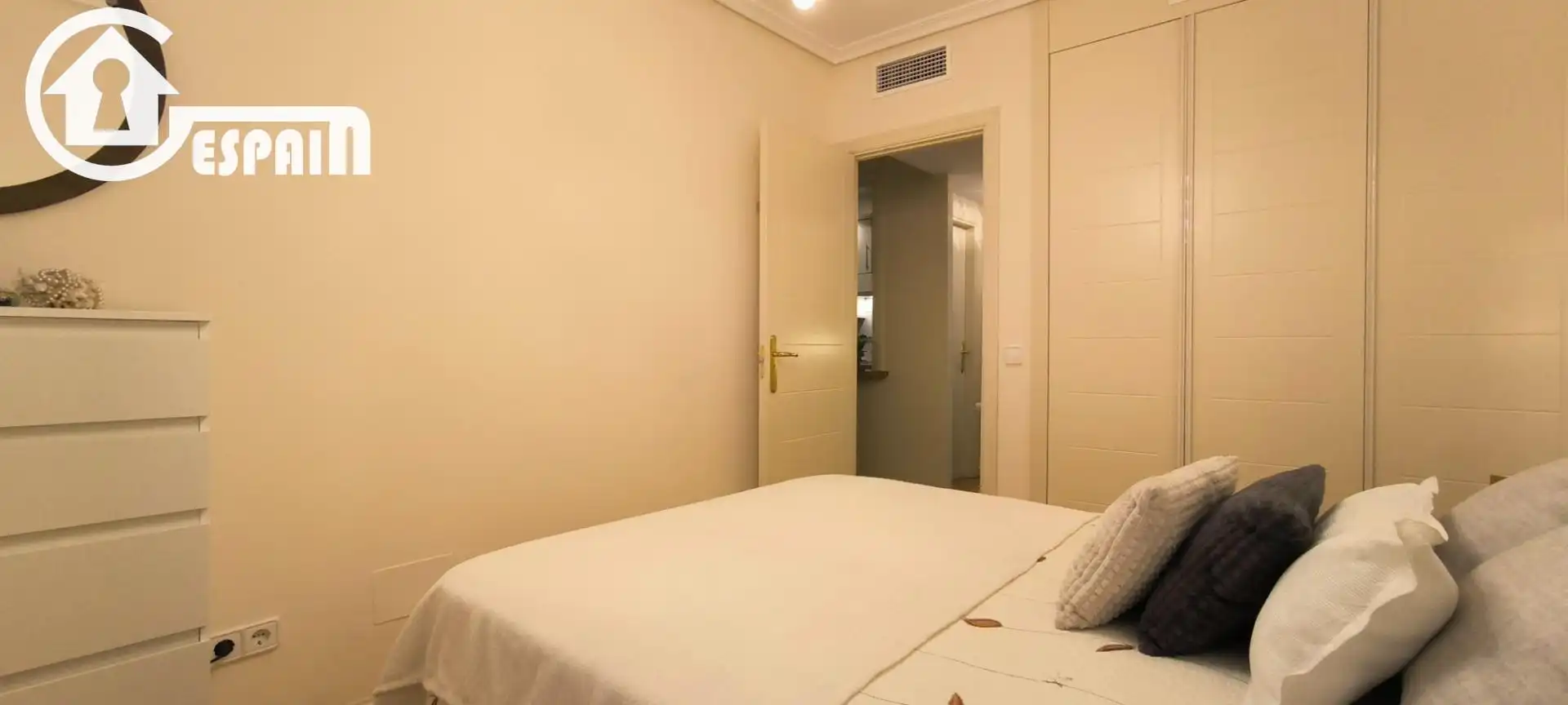 Bedroom of Flat for sale in Madrid  with Air Conditioner, Heating and Private garden