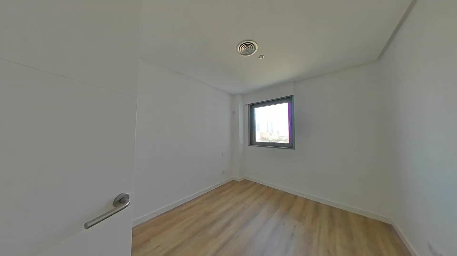 Habitación de Piso en venta en Madrid con Parquet, Trastero y Piscina