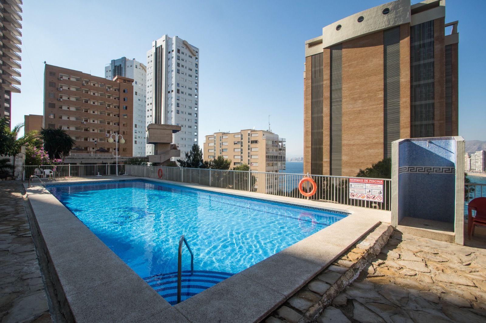 Swimming pool of Flat for sale in Benidorm  with Swimming Pool, Furnished and Community pool