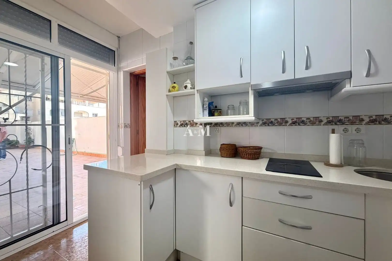 Cuina de Apartament de lloguer en Torrevieja amb Aire condicionat, Calefacció i Moblat