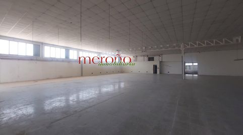 Foto 4 von Fabrikhallen zur Miete in El Palmeral - San Antón, Elche / Elx