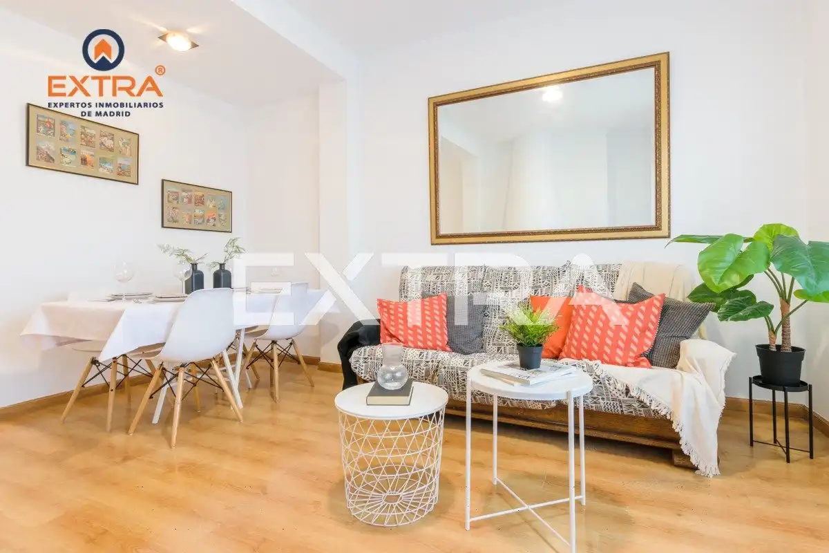 Attic for sale in Avenida Ciudad de Barcelona, Adelfas