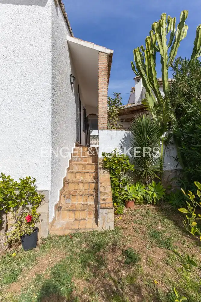 Houses for sale in Las Rotas / Les Rotes