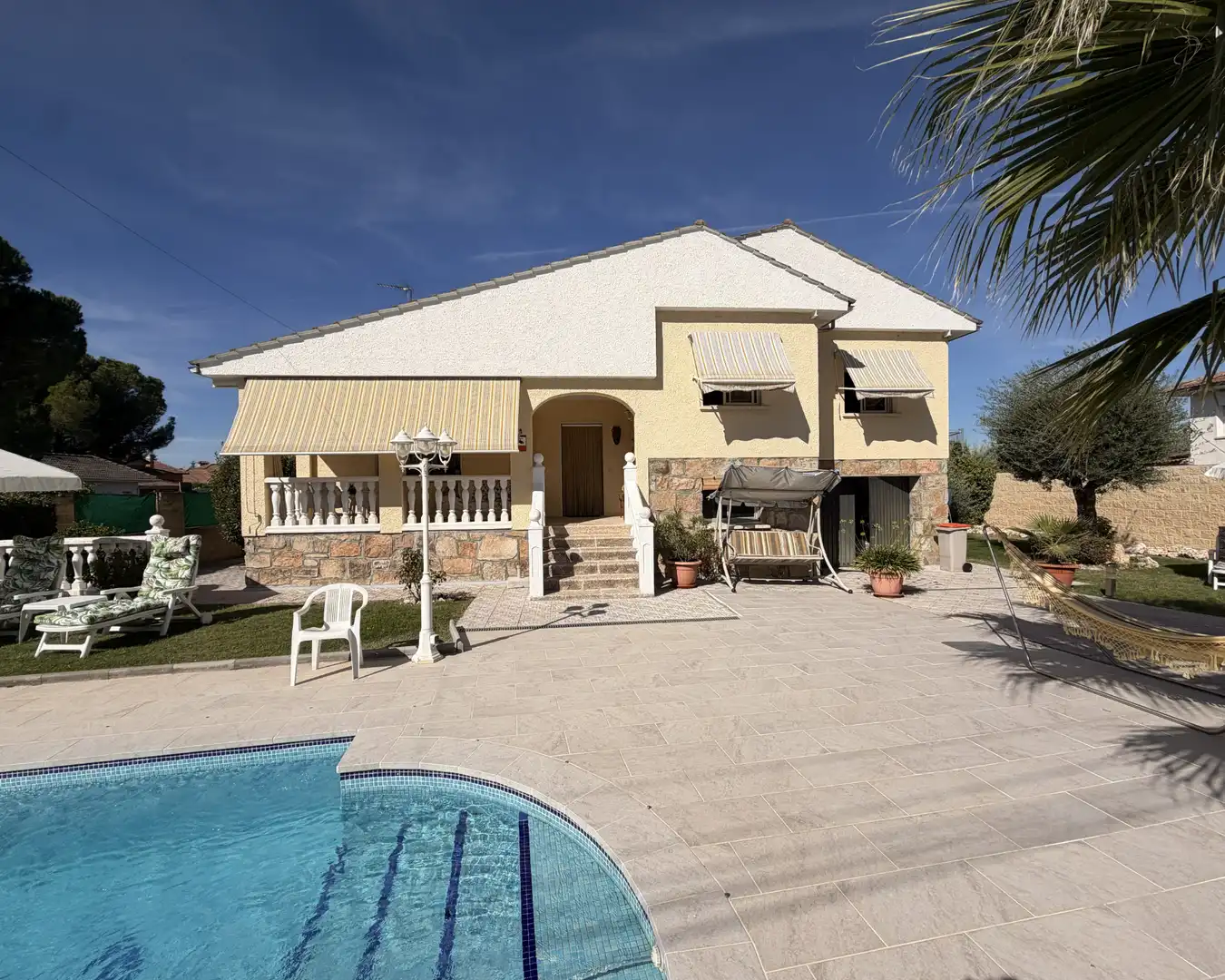 Detached house with pool for sale in Uceda