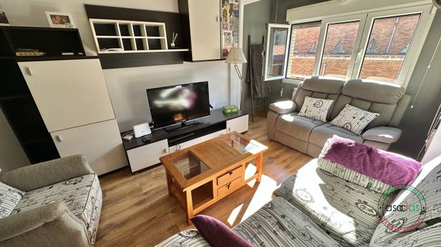 Piso en Venta en Mieres - CL CLARA CAMPOAMOR, 4 en La Villa - Bazuelo