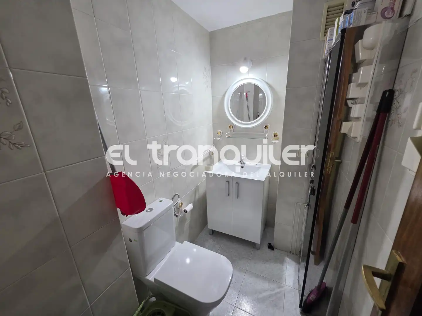 Bathroom of Flat for rent in Madrid  with Air Conditioner, Parquet flooring and Terrace