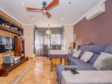 Wohnung mit Balkon zum Verkauf in Loja