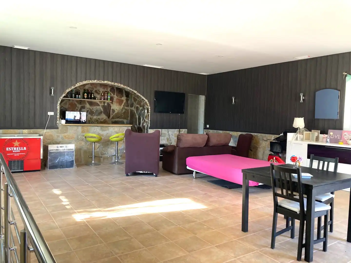 Sala de estar de Casa o chalet en venta en Corbera de Llobregat con Aire acondicionado, Calefacción y Jardín privado