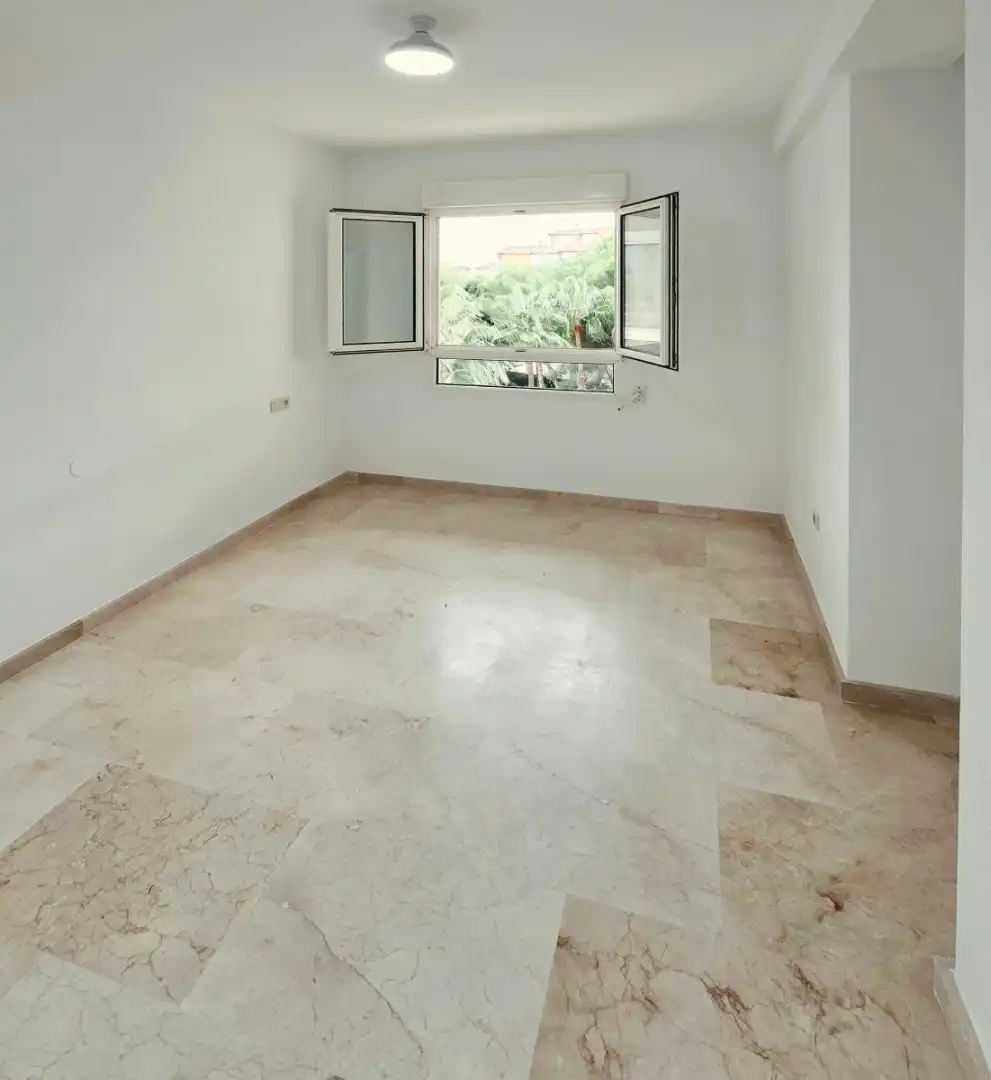 Habitación de Apartamento en venta en Orihuela con Balcón y Piscina comunitaria