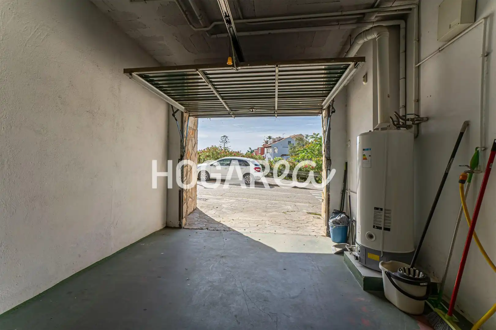 Parking de Casa adosada en venta en Málaga con Aire acondicionado, Calefacción y Terraza