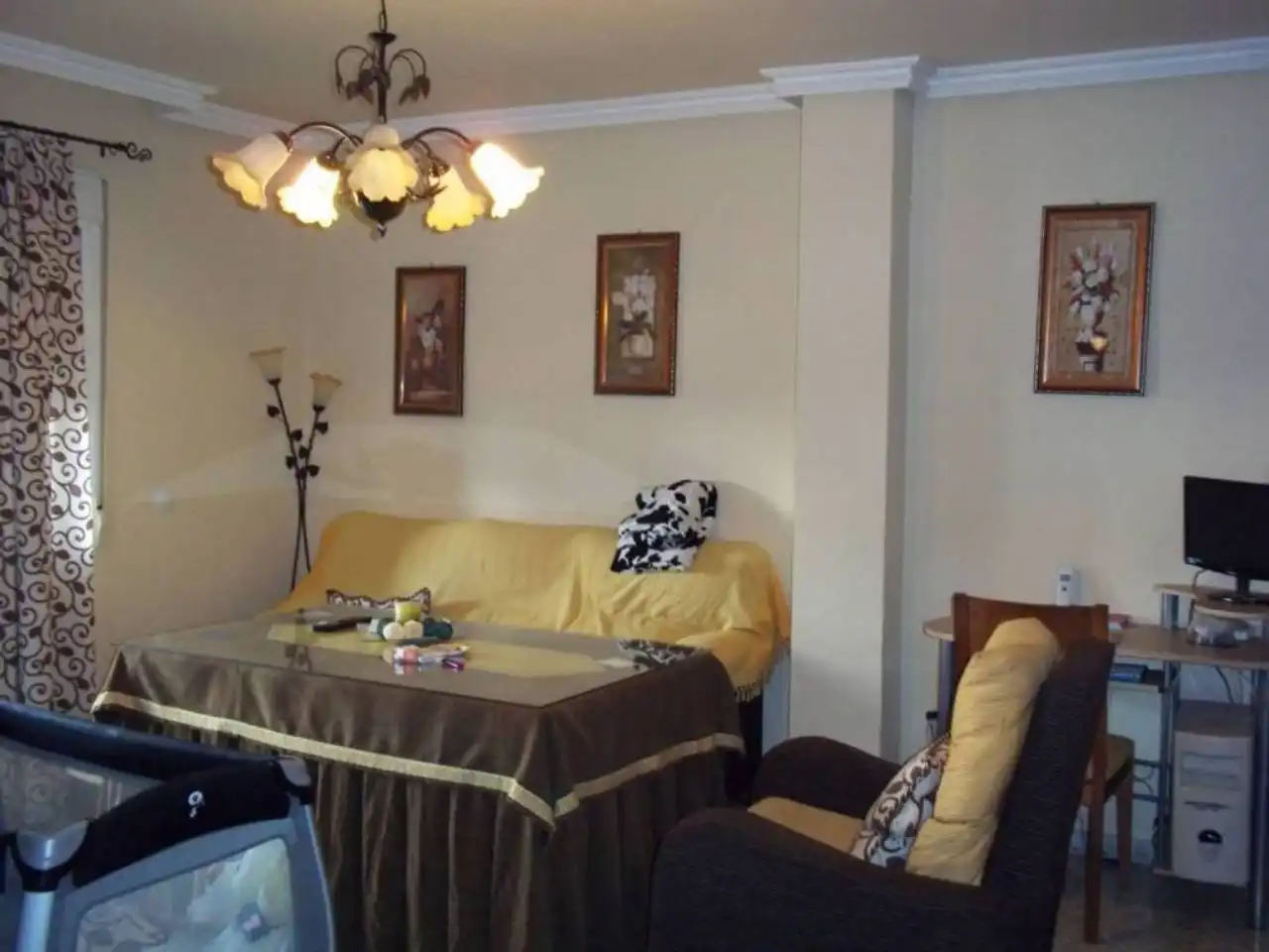 Flat with terrace for sale in Baena