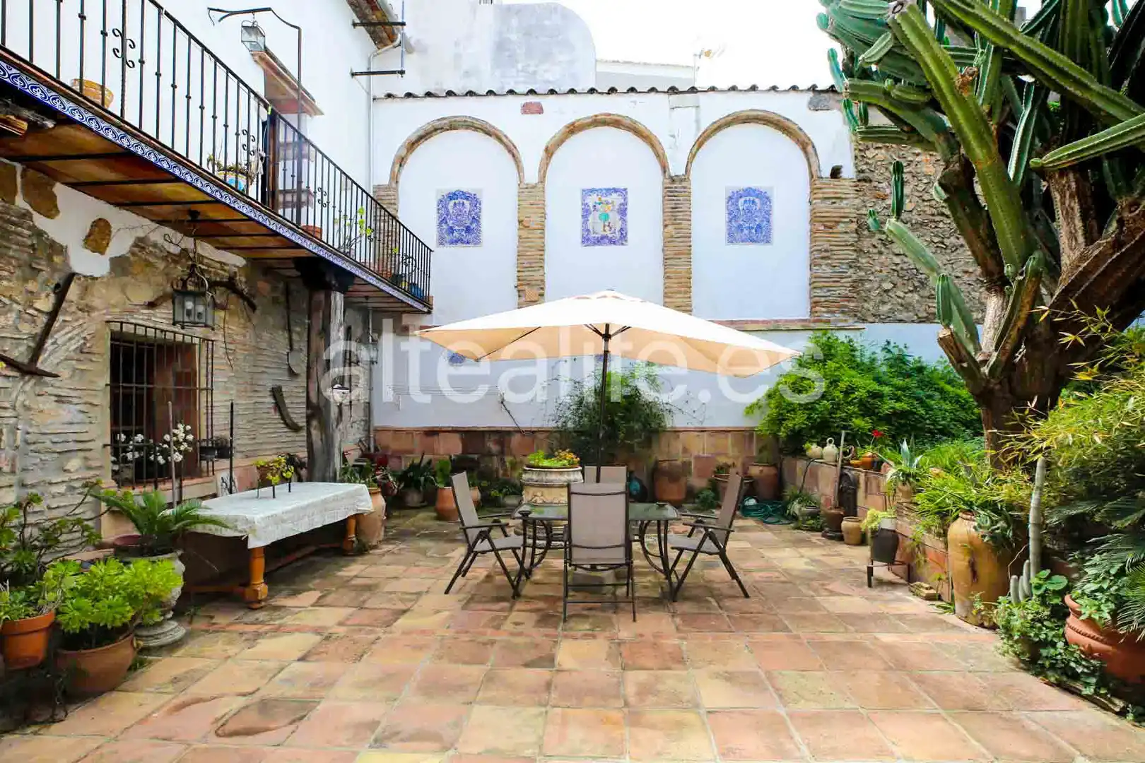 Terrasse von Einfamilien-Reihenhaus zum Verkauf in Gandia mit Privatgarten, Terrasse und Abstellraum