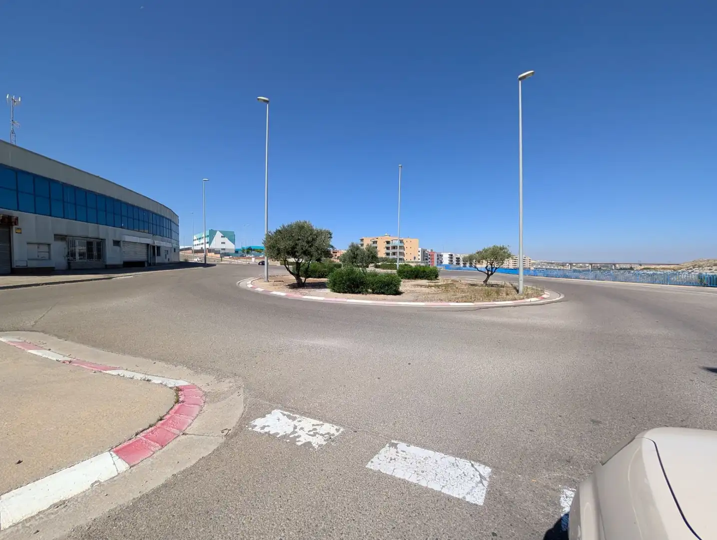 Vista exterior de Nave industrial en venta en Cuarte de Huerva