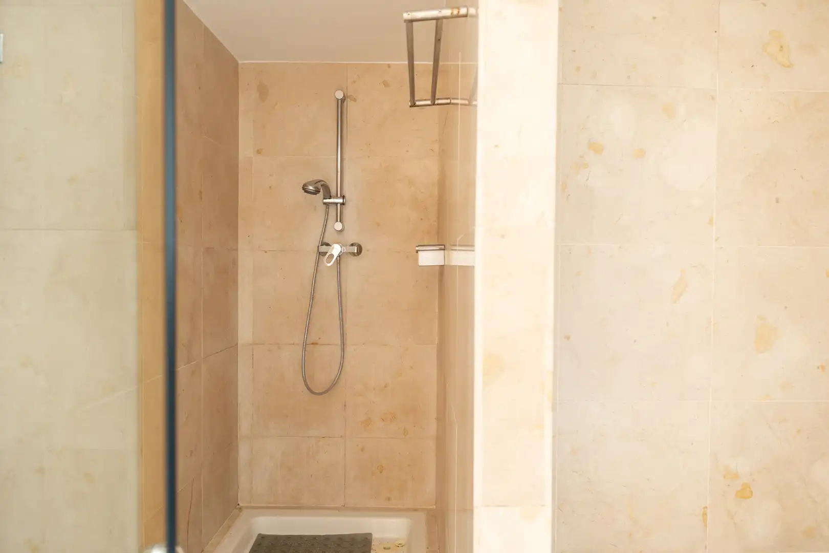 Baño de Dúplex en venta en Barcelona con Calefacción, Parquet y Horno