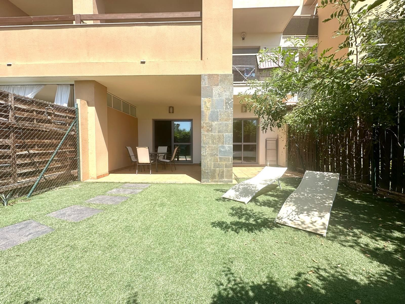 Jardín de Planta baja en venta en  Almería Capital con Jardín privado, Terraza y Piscina comunitaria