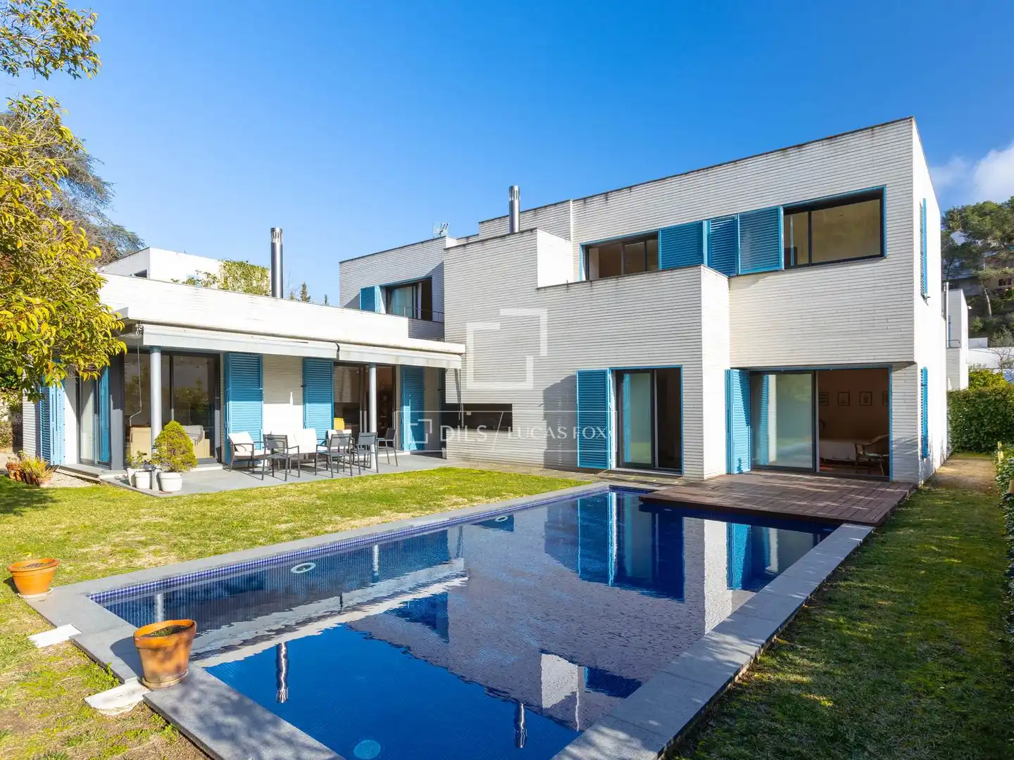 Villa con terrazza in vendita a Vallromanes