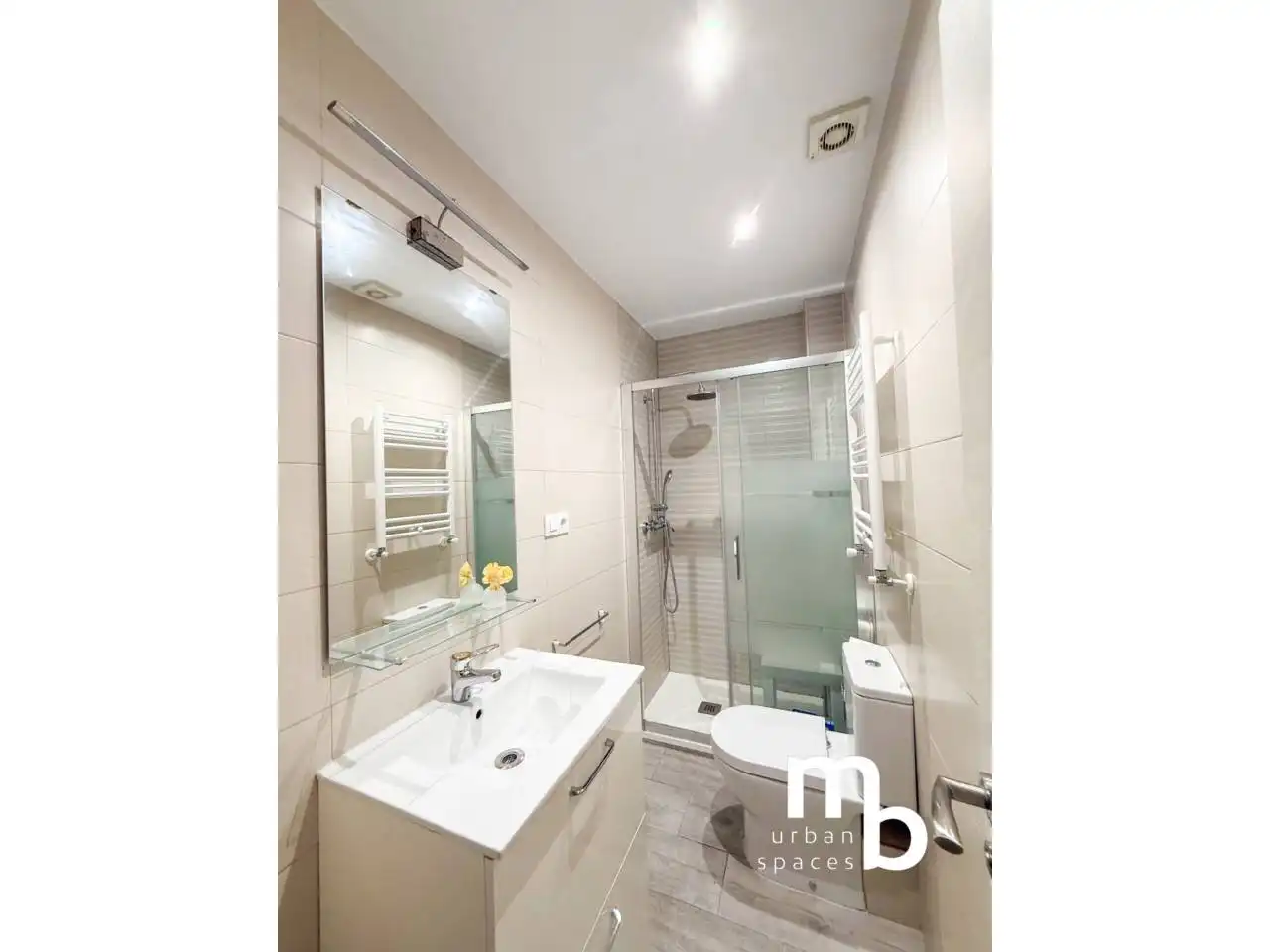 Badezimmer von Wohnung zur Miete in Madrid mit Klimaanlage, Heizung und Möbliert