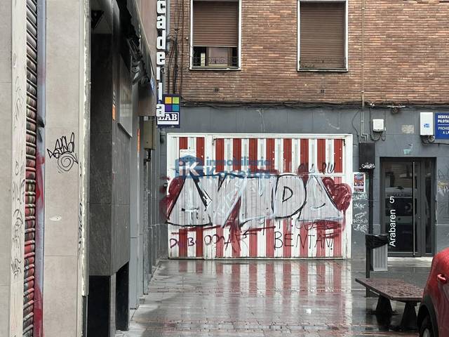 Garaje en Venta en Centro - Ariz - Uribarri