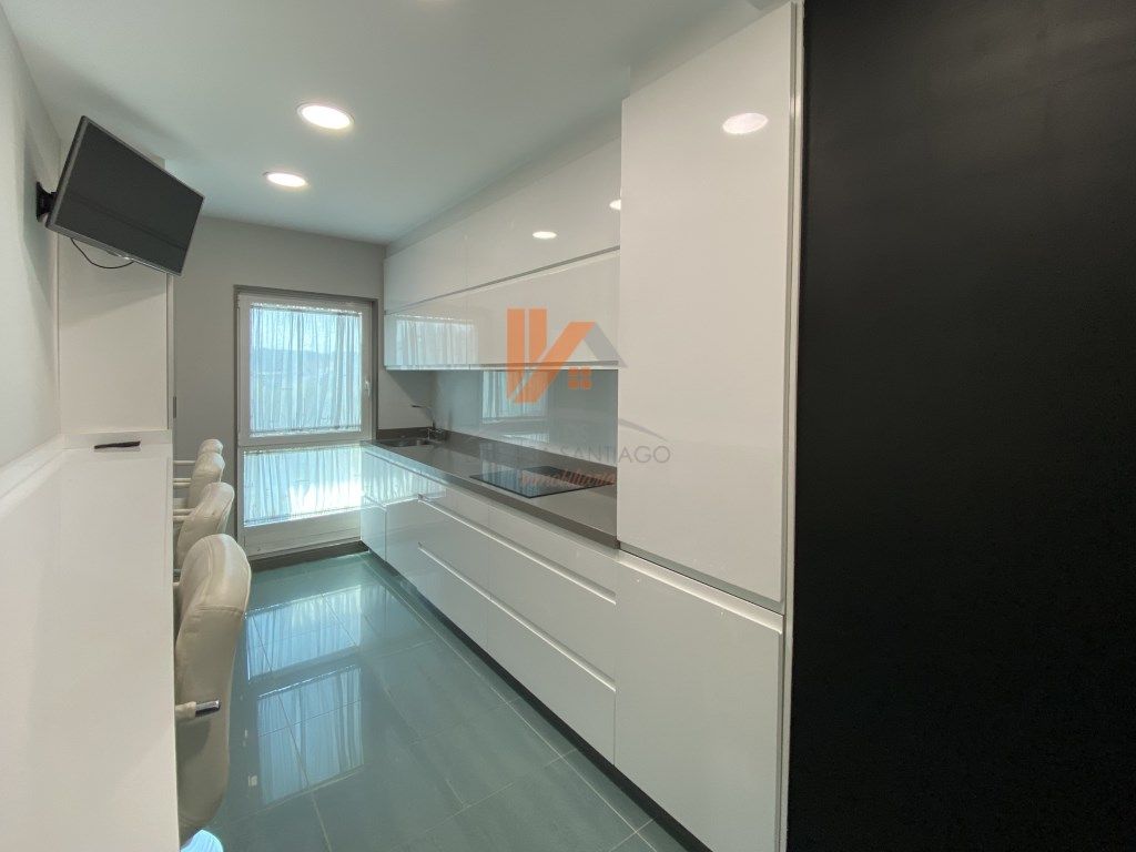 Cuina de Dúplex en venda en Santiago de Compostela  amb Forn