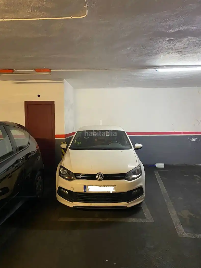 Einzelparkplatz zur Miete in Carrer de Roca i Batlle 18