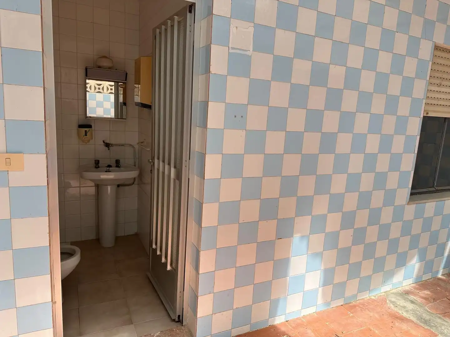 Baño de Local en venta en Cartagena con Terraza