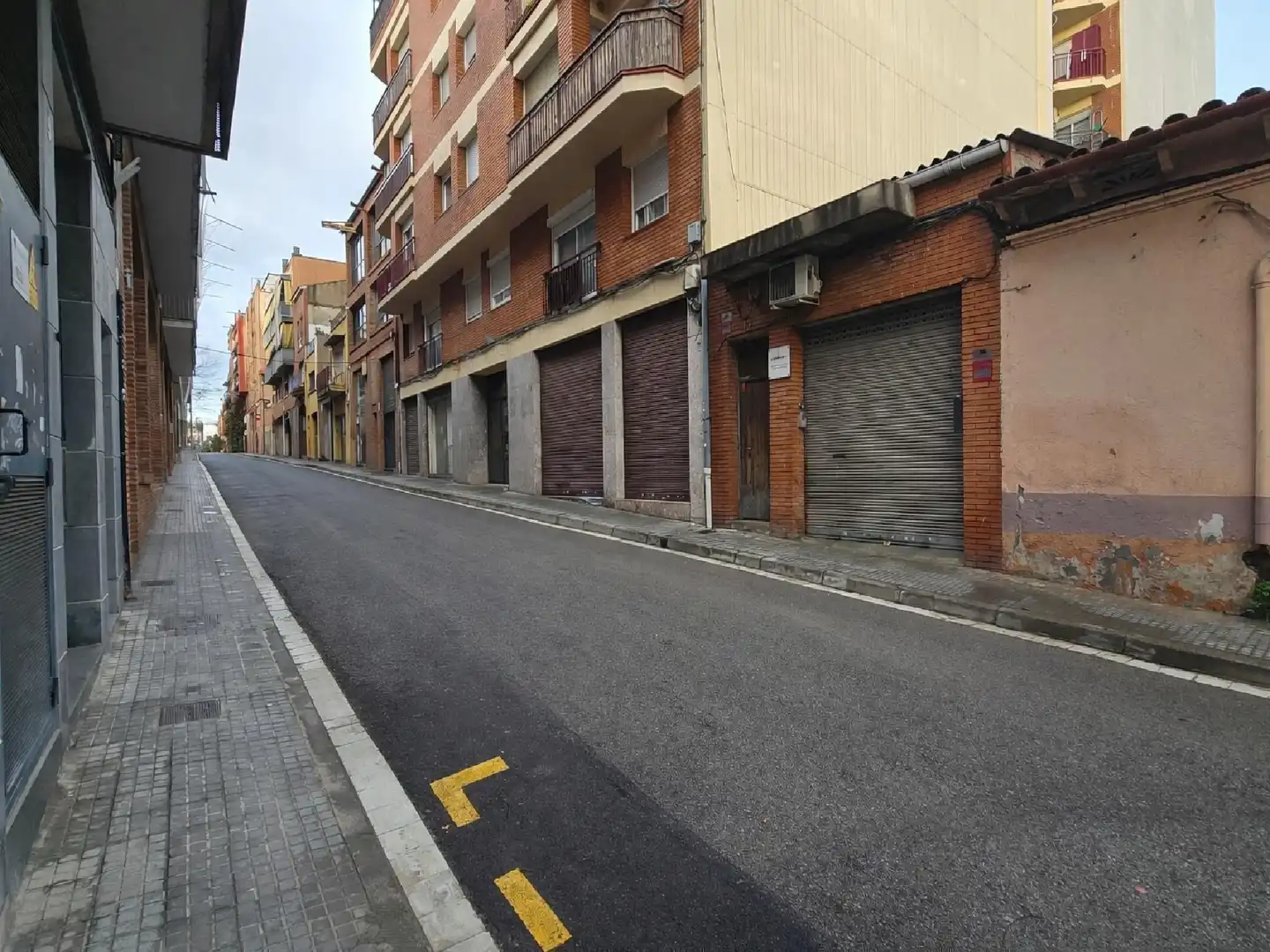 Vista exterior de Pis en venda en Montcada i Reixac amb Terrassa