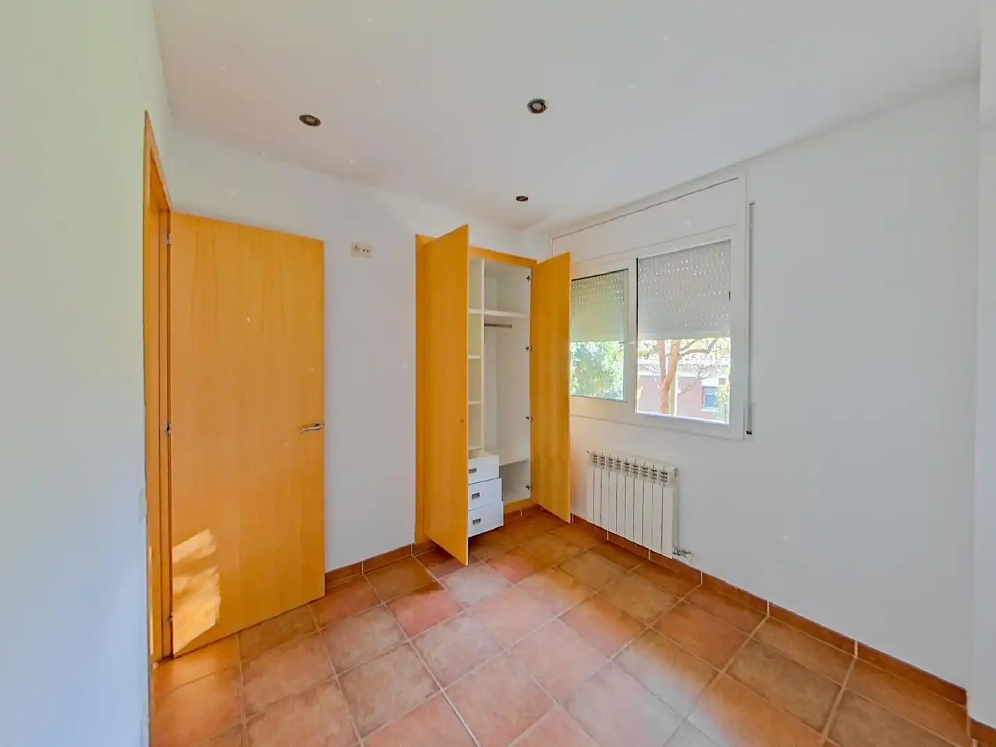 Bedroom of Houses for sale in Montagut i Oix