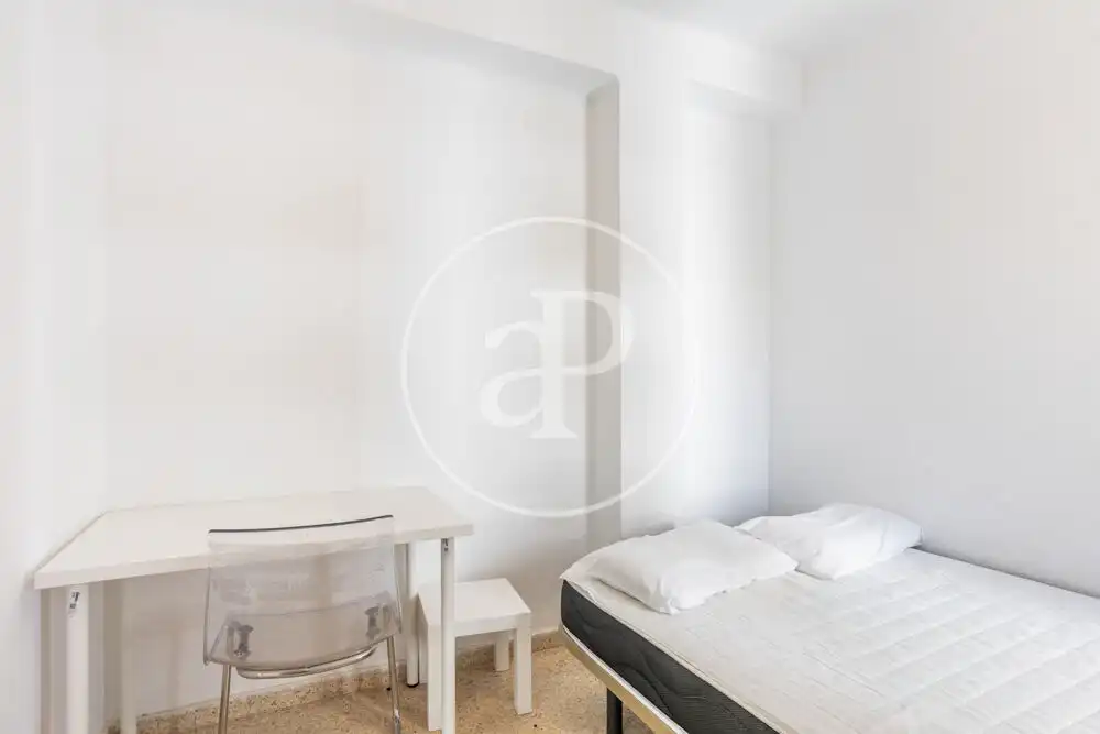 Bedroom of Flat for rent in Valencia  with Air Conditioner, Terrace and Furnished