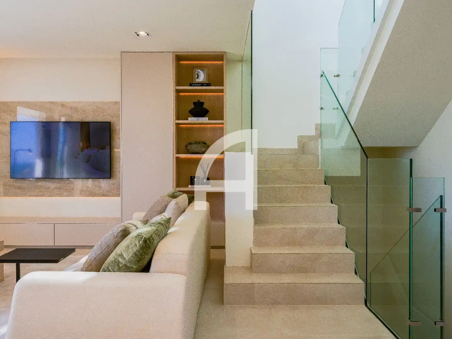 Sala de estar de Casa adosada en venta en Fuengirola con Aire acondicionado, Calefacción y Jardín privado