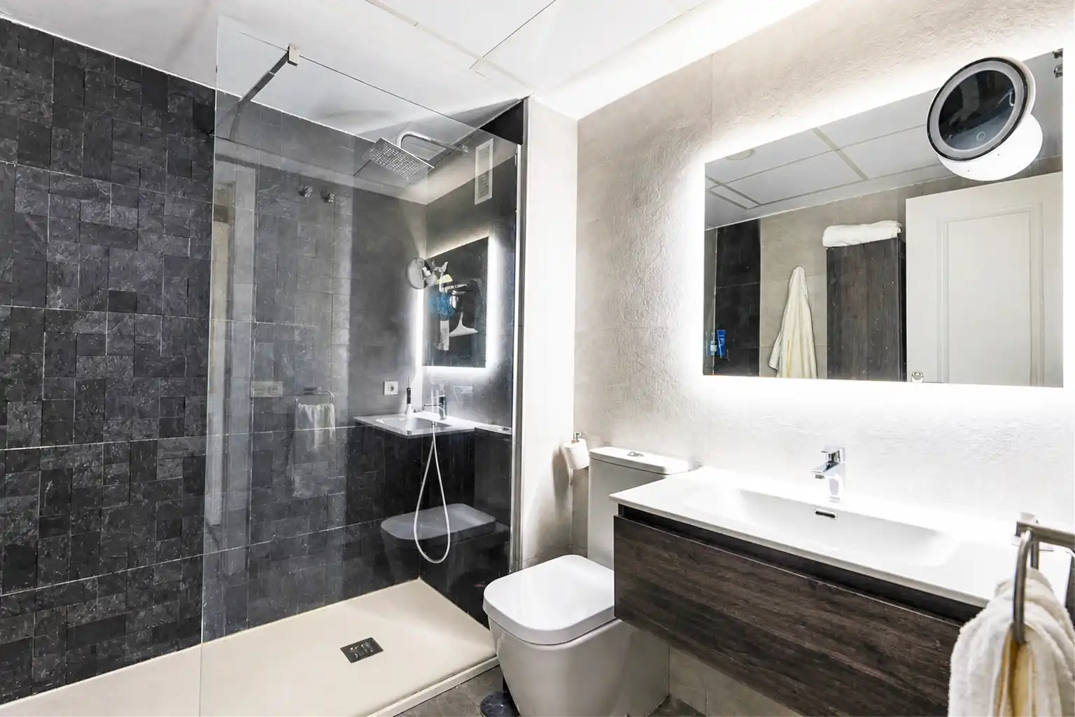 Baño de Apartamento en venta en Mijas con Aire acondicionado, Parquet y Terraza