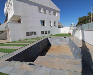 Piscina de Casa o xalet en venda en San Pedro del Pinatar amb Aire condicionat, Terrassa i Piscina