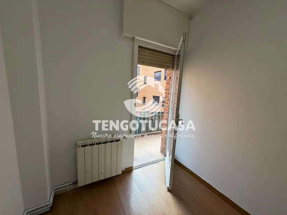 Habitación de Piso en venta en Madrid con Calefacción, Terraza y Trastero